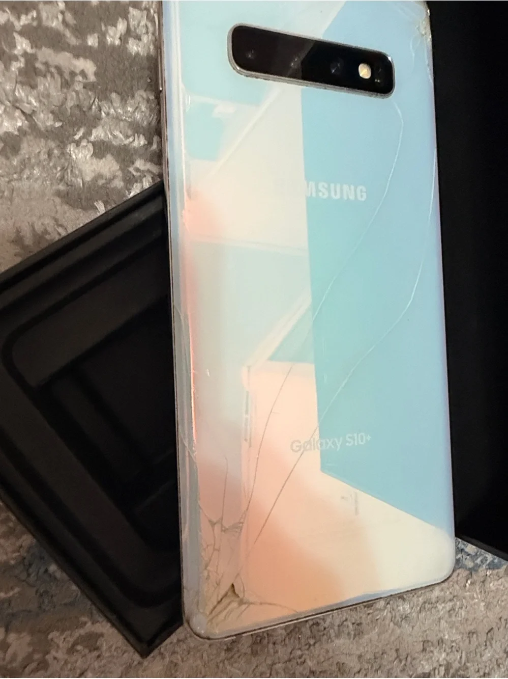 Samsung Galaxy A51 128GB Verizon Cracked Screen/Camera For Parts or Repair